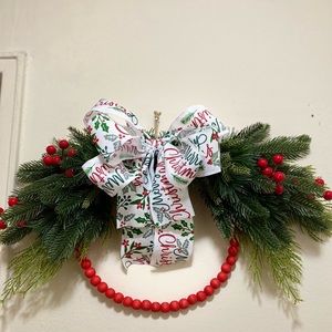 Red wooden beads christmas wreath